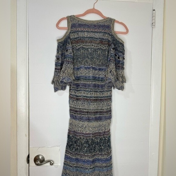 Cecilia Prado Crochet Lace Cold Shoulder V Neck Metallic Maxi dress - Picture 10 of 11